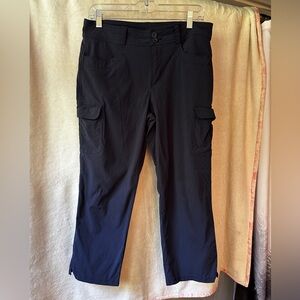 Eddie Bauer Women's Navy Blue Capris- great for hiking.